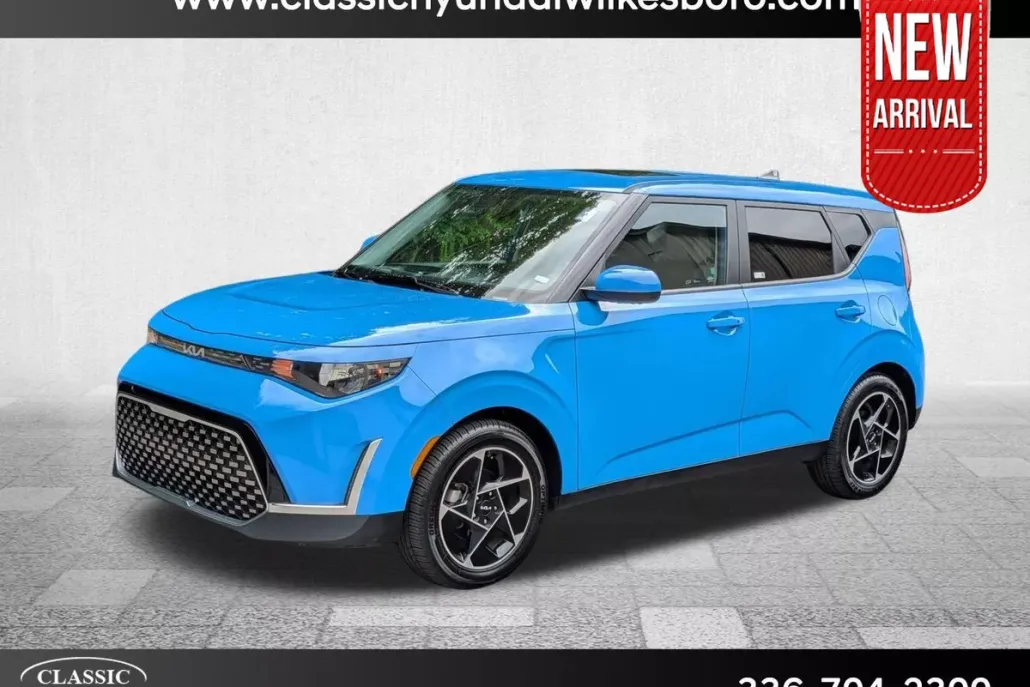 2024 Kia Soul EX photo 1
