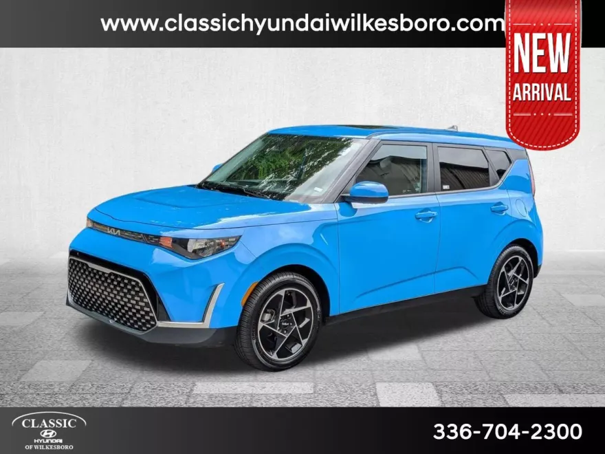 2024 Kia Soul EX photo 1