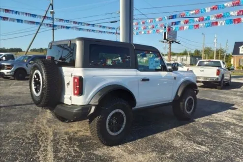 2024 Ford Bronco Badlands photo 3