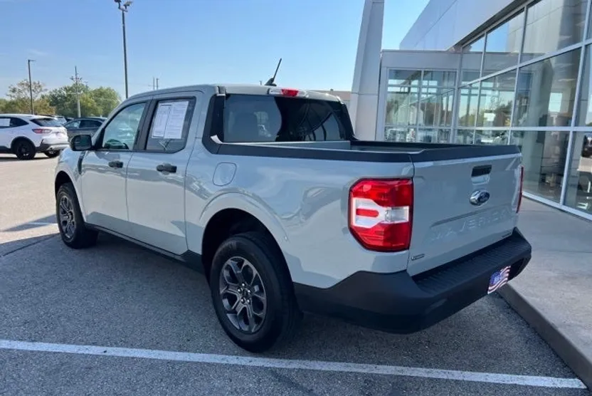 2023 Ford Maverick XLT photo 1
