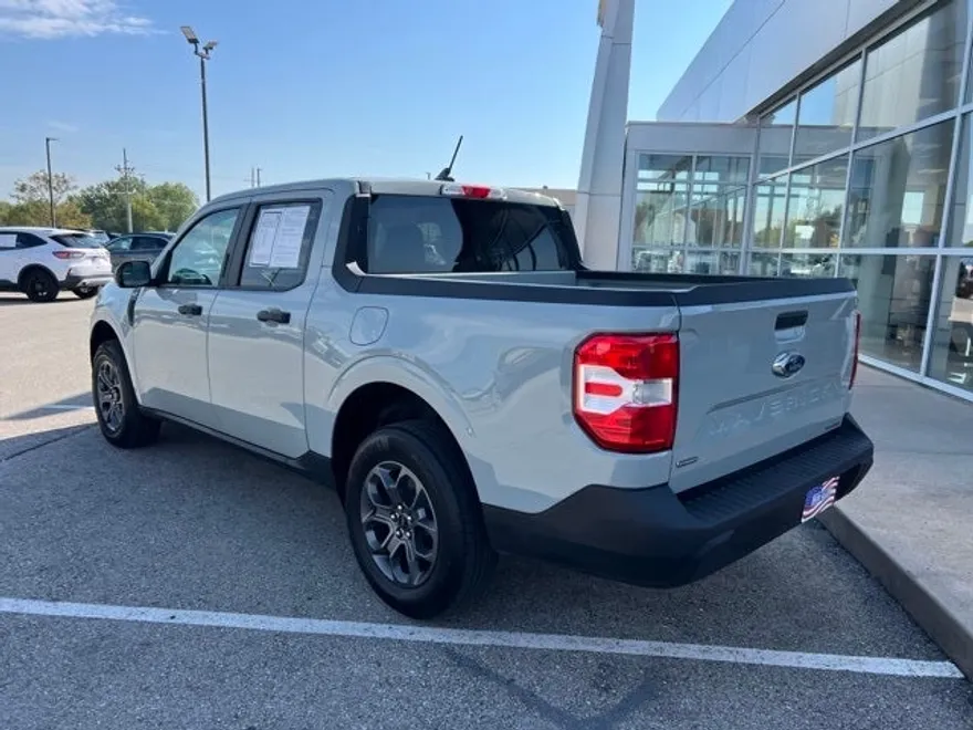 2023 Ford Maverick XLT photo 1