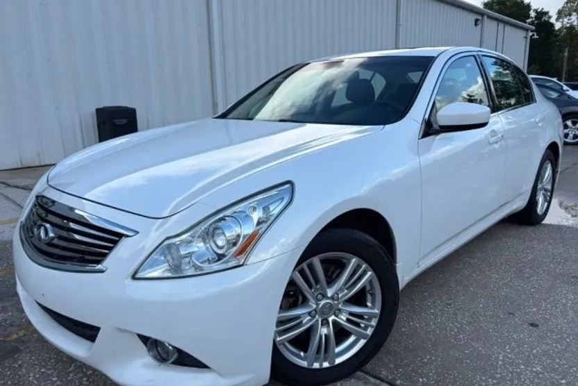 2013 Infiniti G37 photo 1
