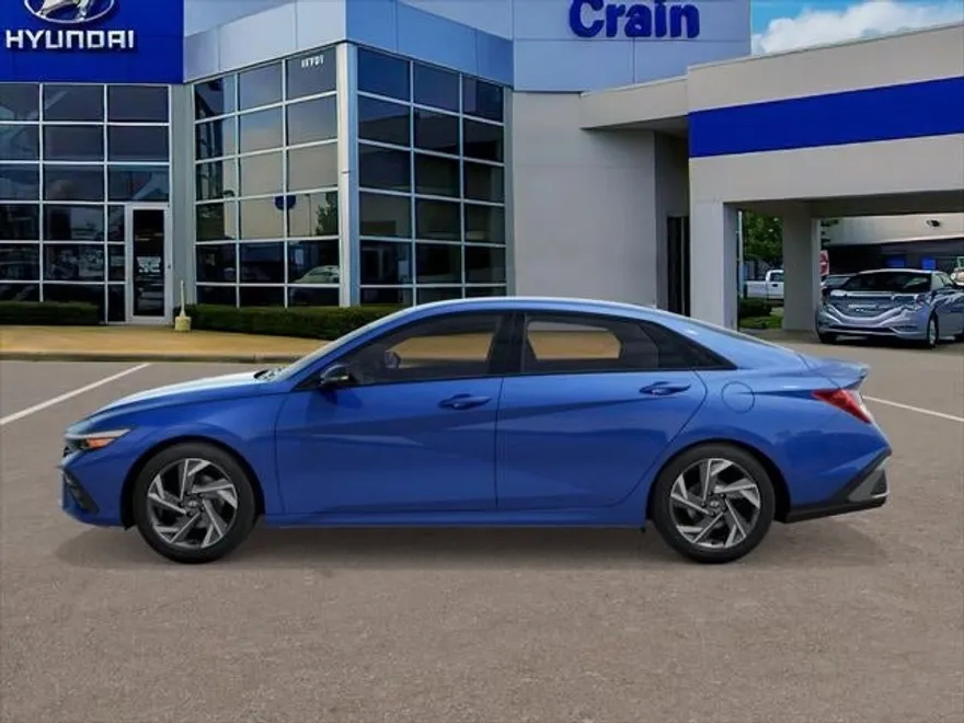 2025 Hyundai Elantra SEL Sport photo 1