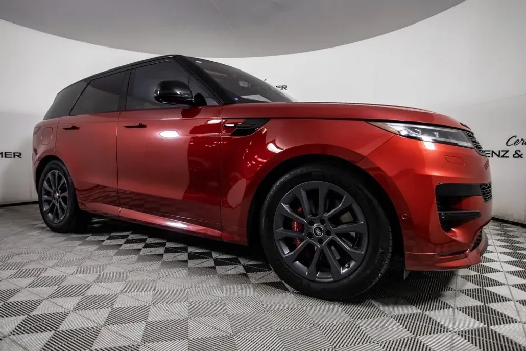 2023 Land Rover Range Rover Sport SE photo 1