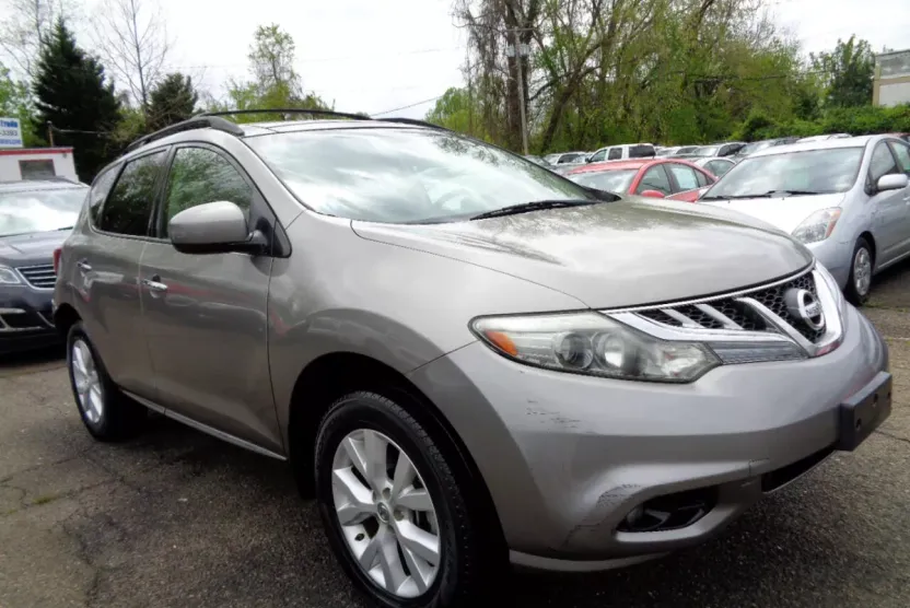 2012 Nissan Murano SV photo 1
