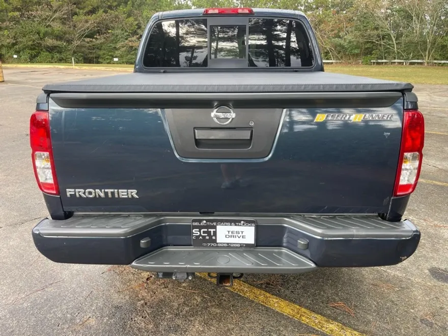 2016 Nissan Frontier Crew Cab Desert Runner photo 1