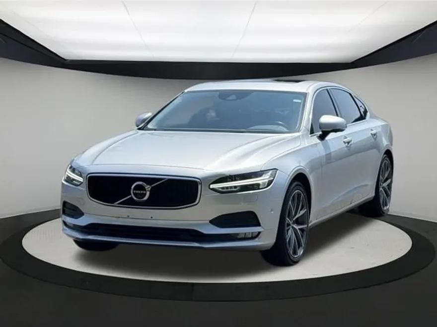 2018 Volvo S90 T5 Momentum photo 1