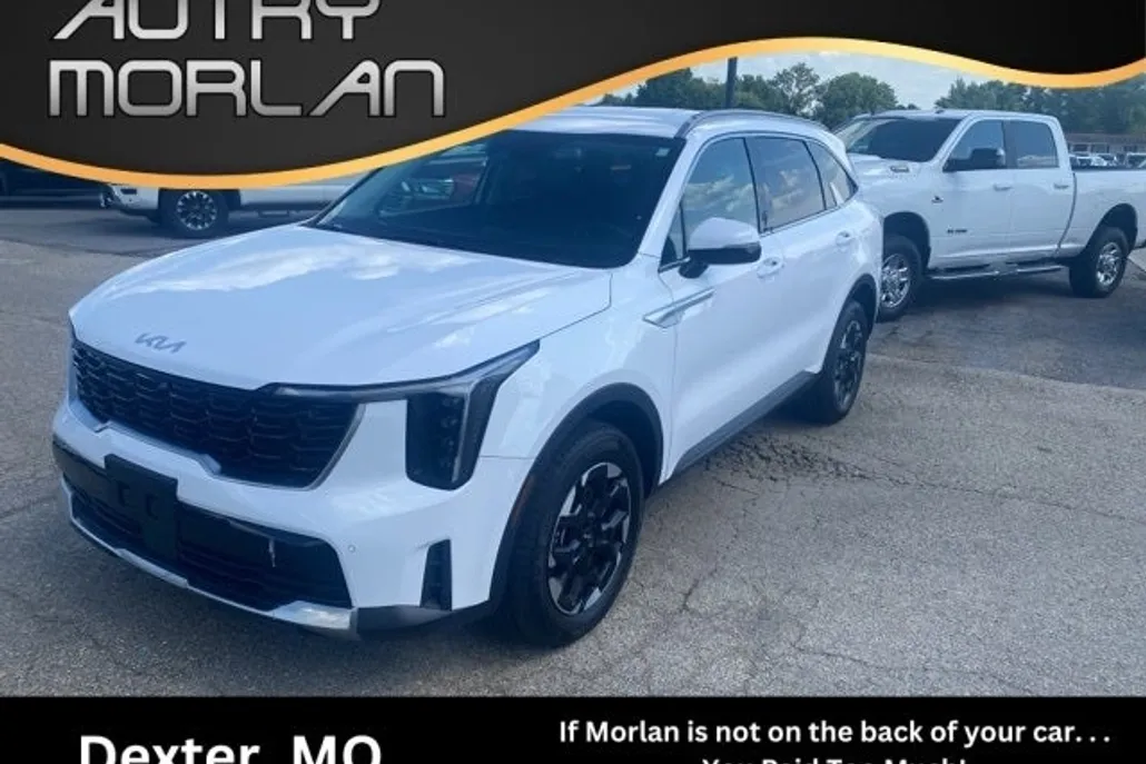 2024 Kia Sorento S photo 1