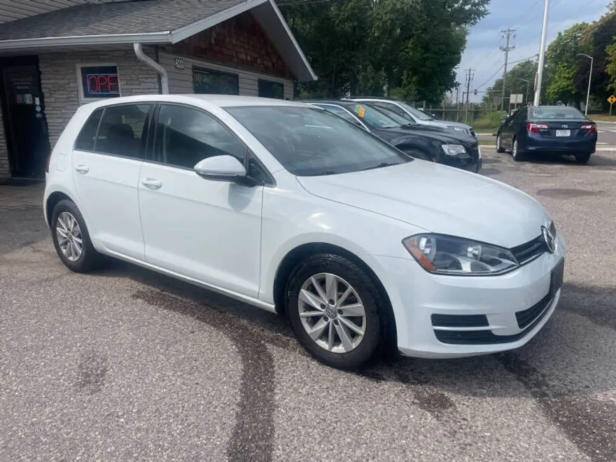 2015 Volkswagen Golf TSI SE photo 1