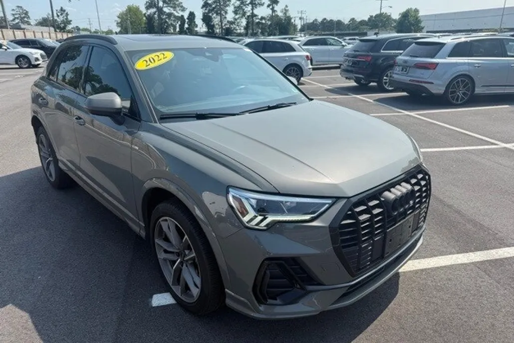 2022 Audi Q3 S line Premium Plus photo 1