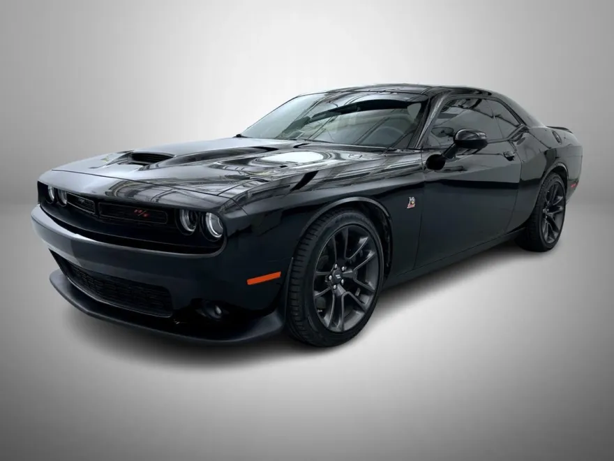 2021 Dodge Challenger R/T Scat Pack photo 1