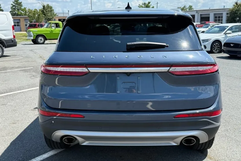 2022 Lincoln Corsair Standard photo 1