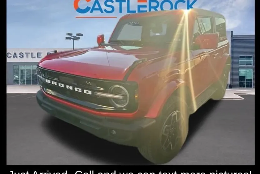 2023 Ford Bronco Outer Banks photo 1