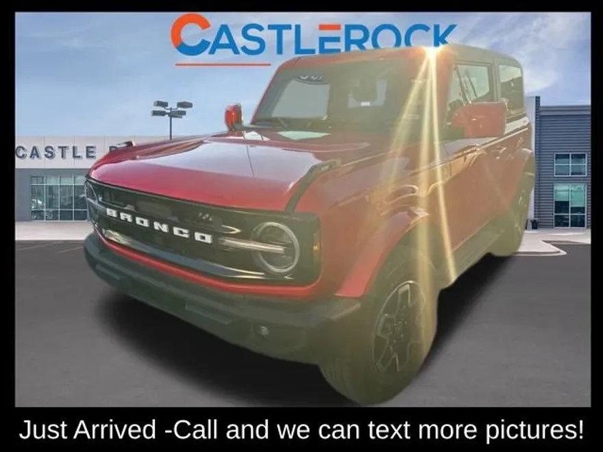 2023 Ford Bronco Outer Banks photo 1