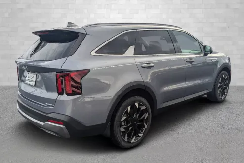 2025 Kia Sorento SX photo 3