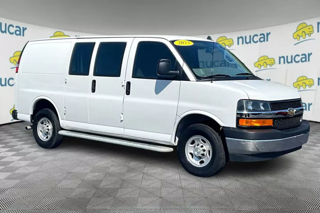 2025 Chevrolet Express Cargo 2500 photo 1