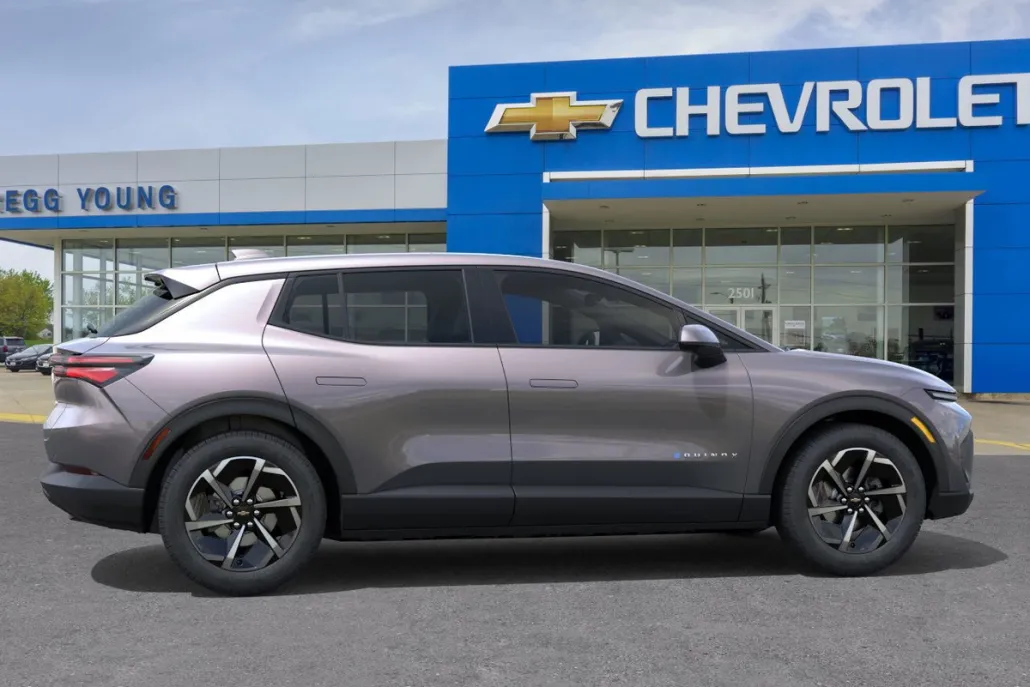2026 Chevrolet Equinox EV 1LT photo 1