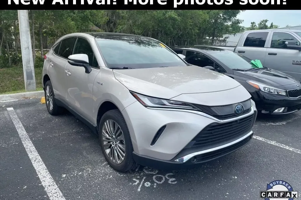 2021 Toyota Venza LE photo 1