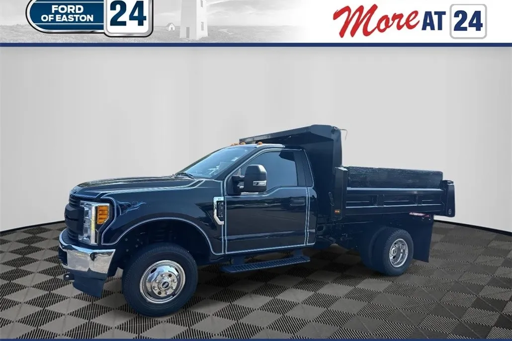 2017 Ford F-350 XL photo 1