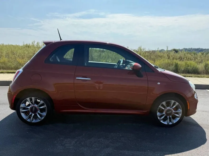 2015 Fiat 500 Sport photo 1