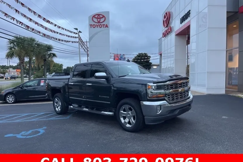 2017 Chevrolet Silverado 1500 LT photo 1