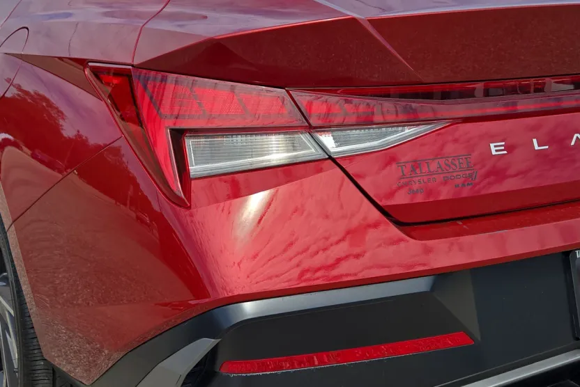 2025 Hyundai Elantra SEL Convenience photo 1