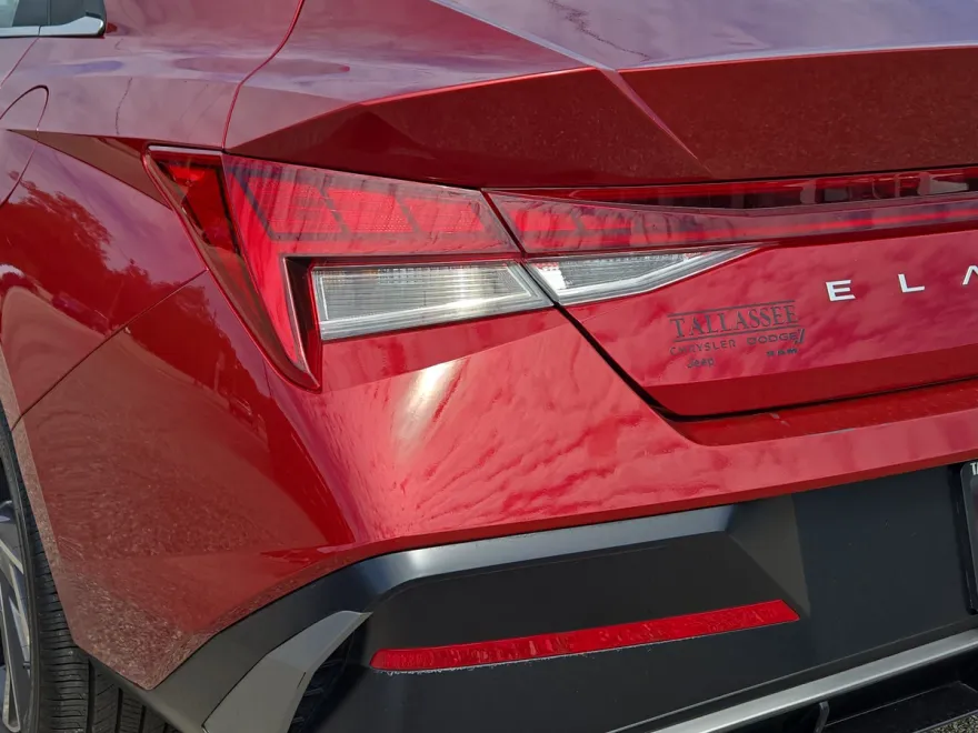 2025 Hyundai Elantra SEL Convenience photo 1