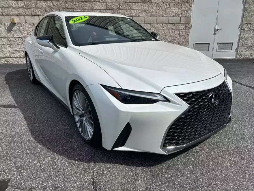 2024 Lexus IS 300 photo 1