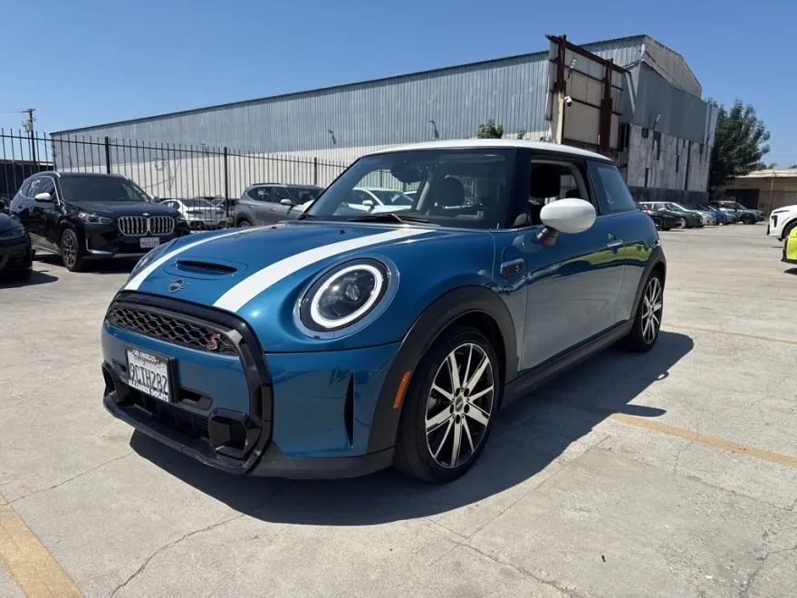2023 Mini Cooper Hardtop S photo 1