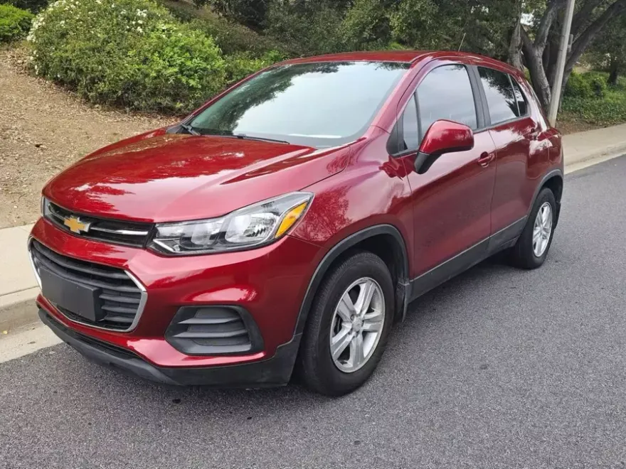 2021 Chevrolet Trax LS photo 1