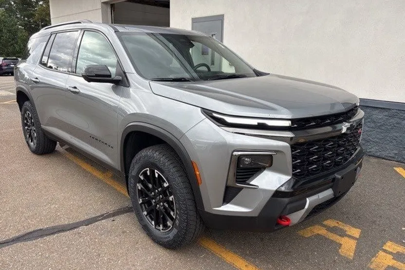 2025 Chevrolet Traverse Z71 photo 1