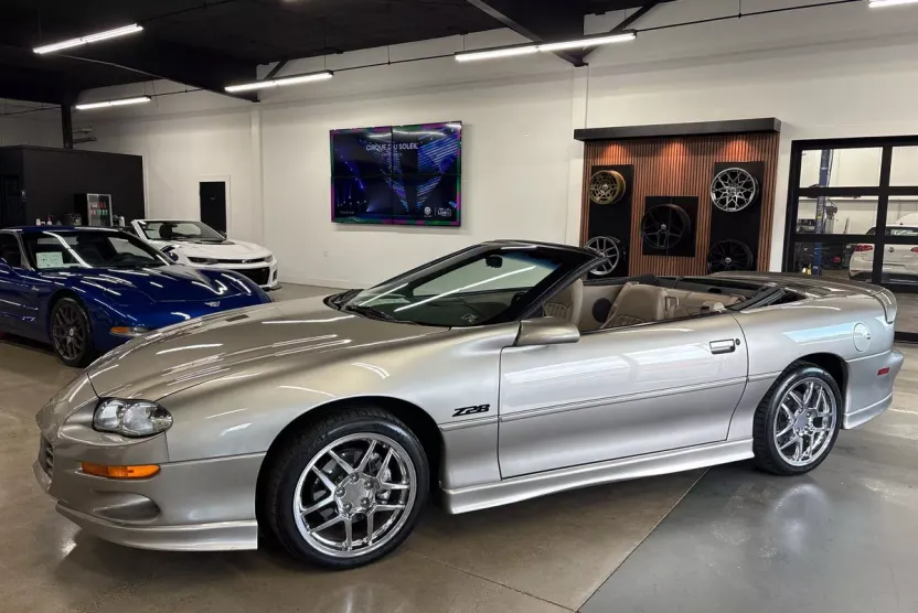 2002 Chevrolet Camaro Sport Coupe photo 1
