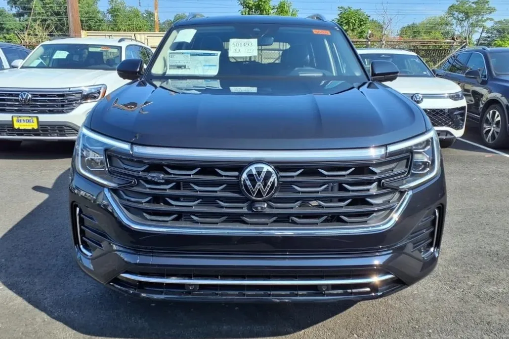 2026 Volkswagen Atlas SEL Premium R-Line photo 1