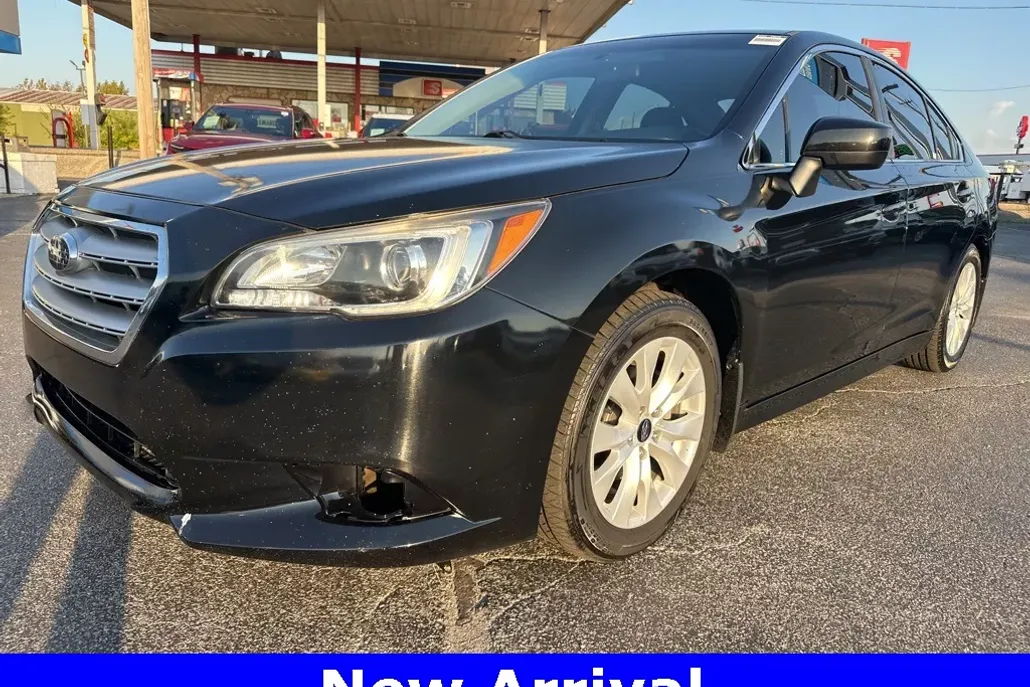 2017 Subaru Legacy 2.5i Premium photo 1
