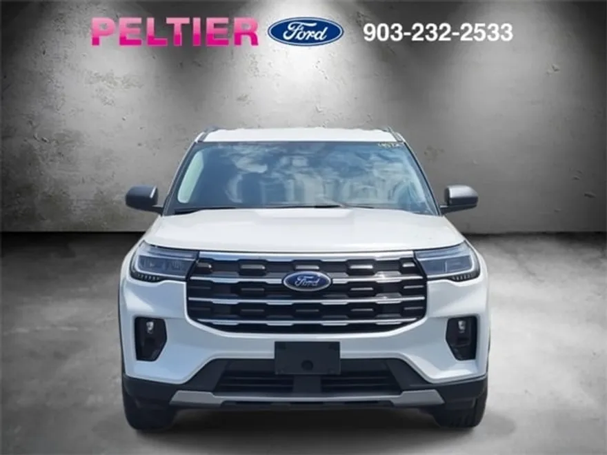 2025 Ford Explorer photo 1