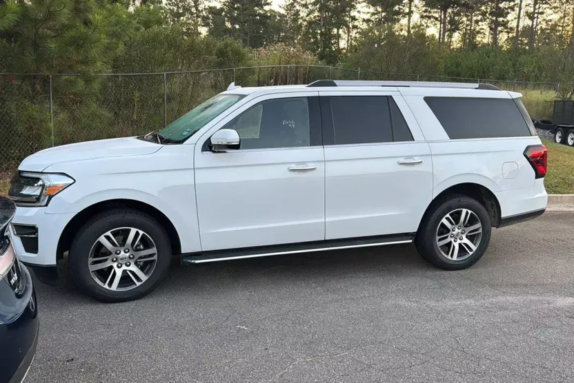 2023 Ford Expedition MAX Limited photo 1