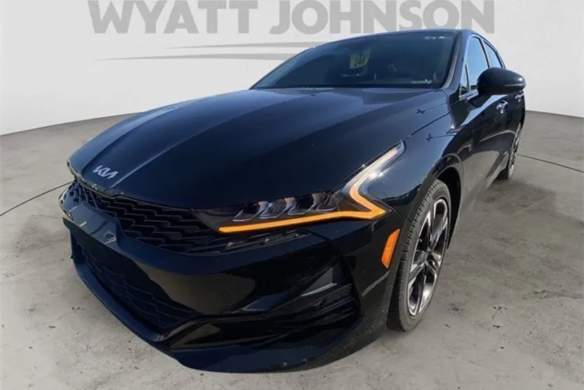 2023 Kia K5 GT-Line photo 1