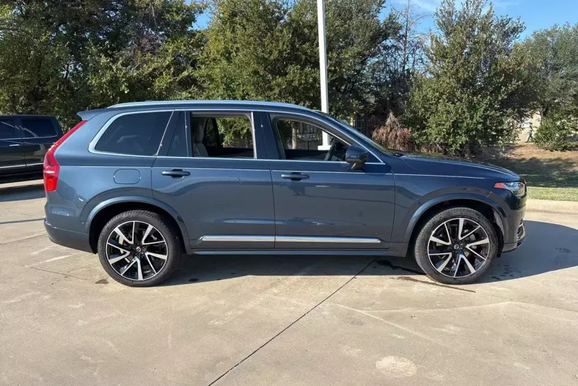 2024 Volvo XC90 AWD Plus photo 1