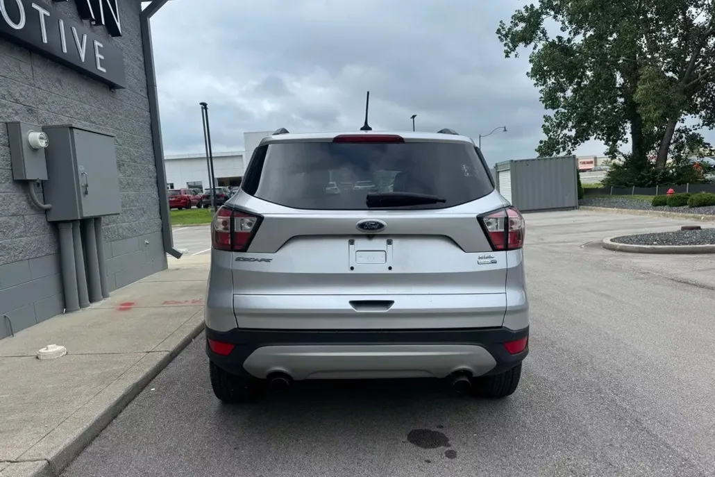 2018 Ford Escape SEL photo 1