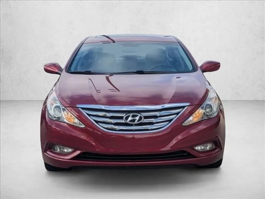 2011 Hyundai Sonata SE photo 1