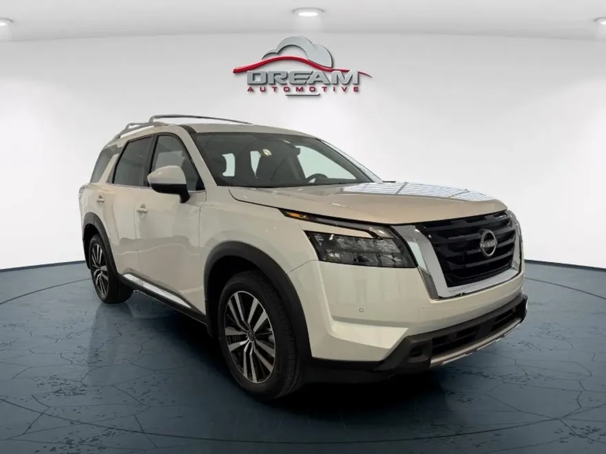 2025 Nissan Pathfinder Platinum photo 1