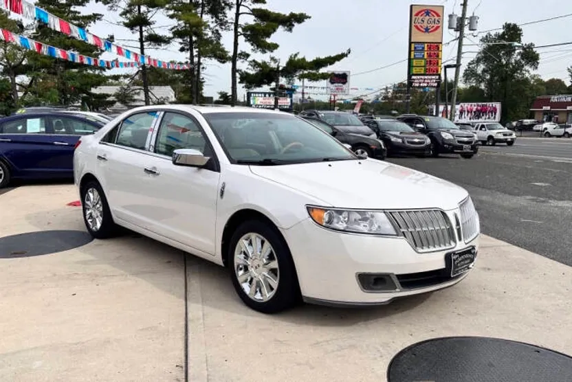 2010 Lincoln MKZ photo 1