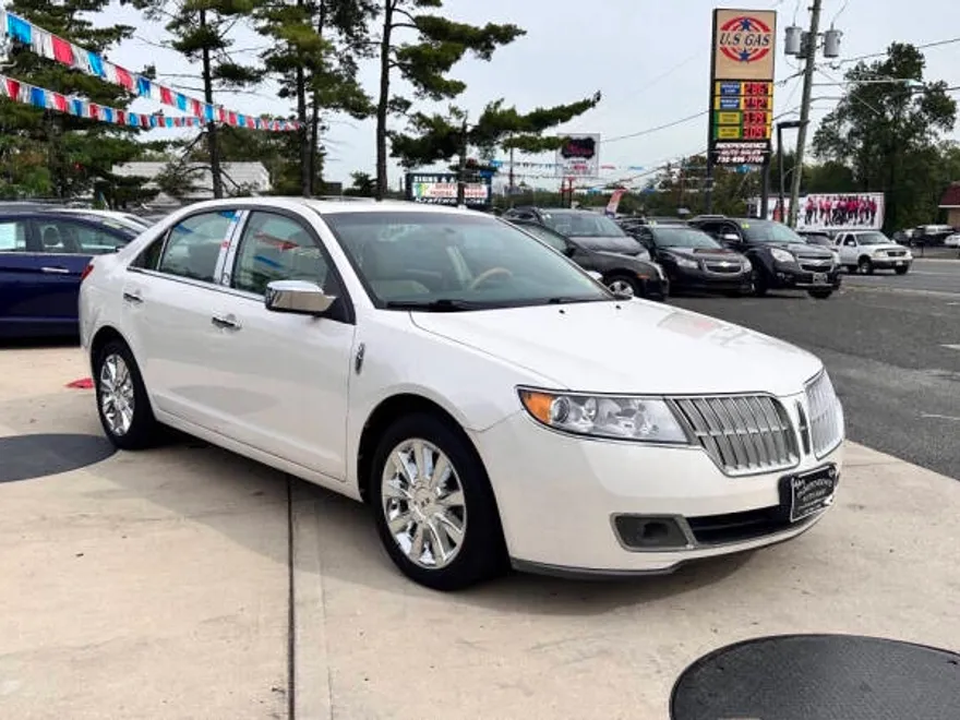 2010 Lincoln MKZ photo 1
