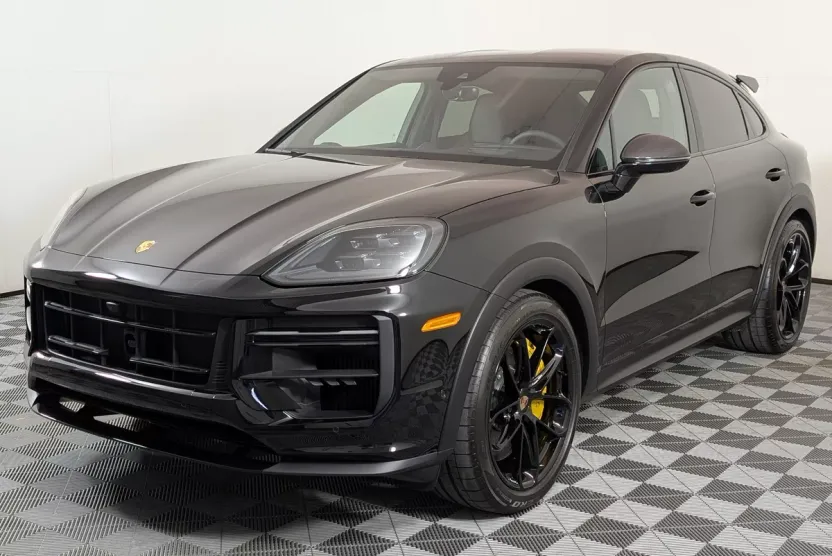 2025 Porsche Cayenne Coupe Turbo GT photo 1