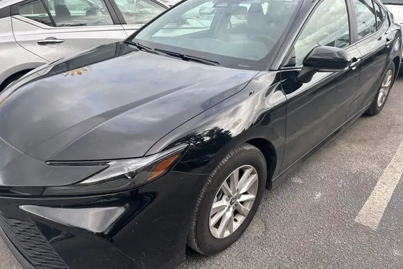 2025 Toyota Camry LE photo 1