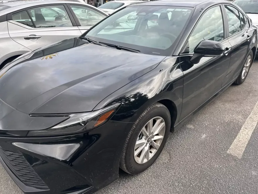 2025 Toyota Camry LE photo 1