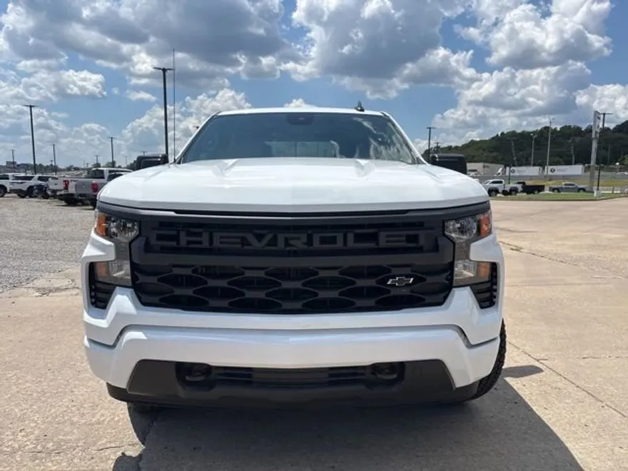 2025 Chevrolet Silverado 1500 Custom photo 1
