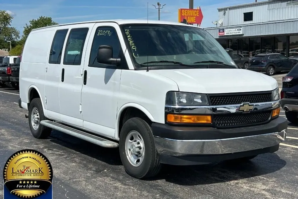 2023 Chevrolet Express 2500 Work Cargo Van photo 1