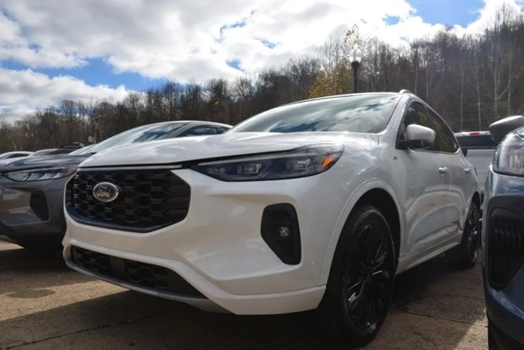 2025 Ford Escape ST-Line Elite photo 1