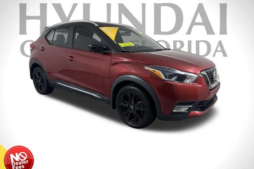 2019 Nissan Kicks SR photo 1